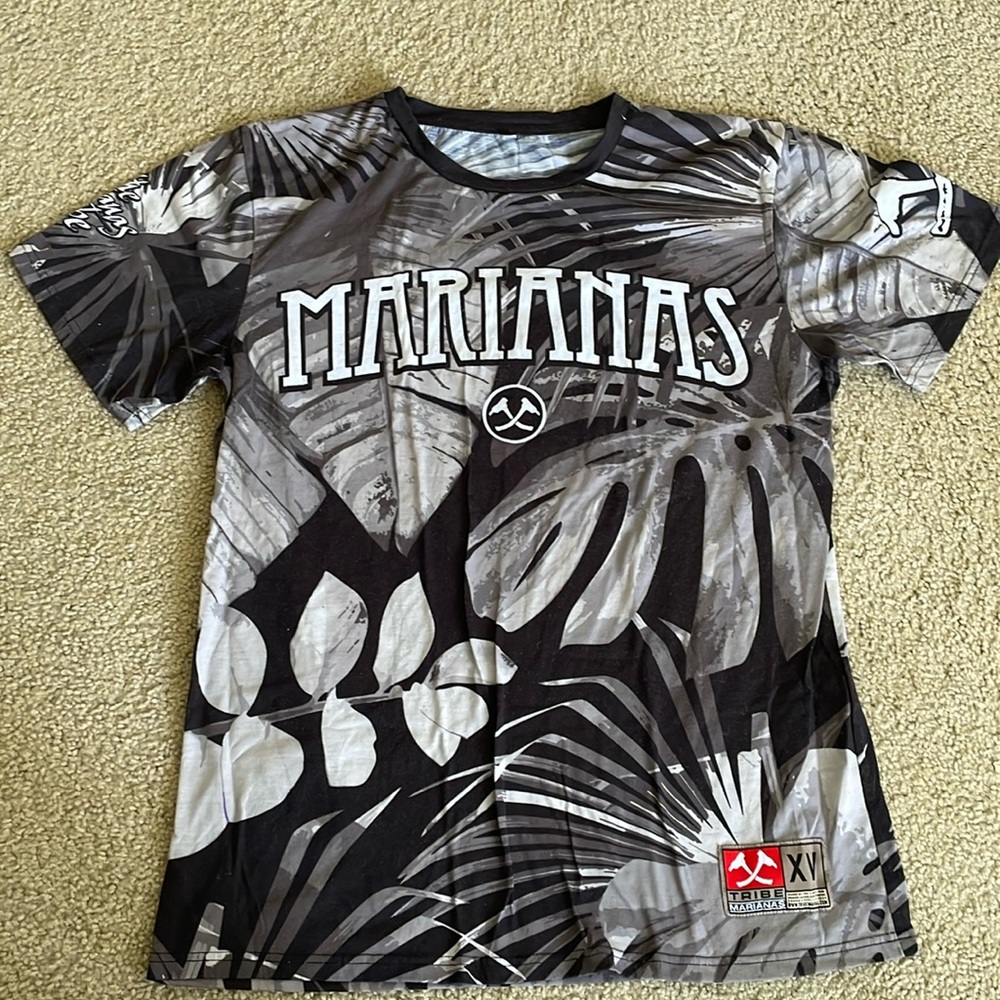 Tribe Marianas b/w floral tee